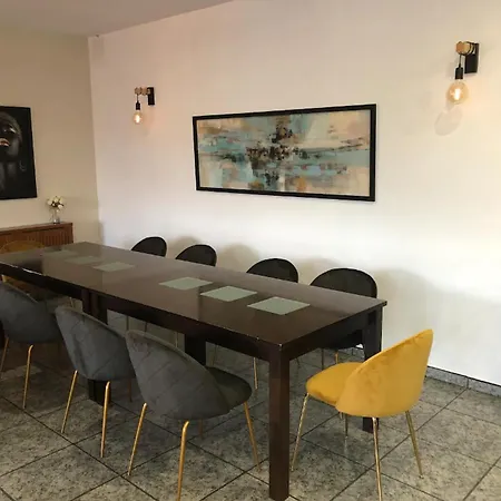 别墅 Spacious In With Private Pool, Mountain View
