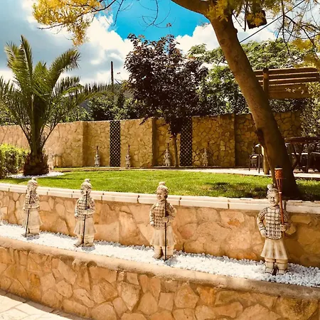 Spacious In With Private Pool, Mountain View Vil·la *